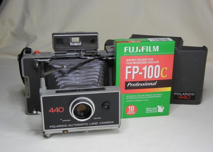 classic_polaroid_land_camera_model_440_with_film_ready_to_shoot_40_stafford_29701865